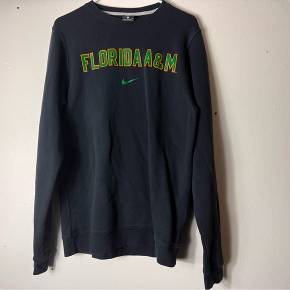 Nike Charcoal and Light Gray Apparel - Picture 1 of 4